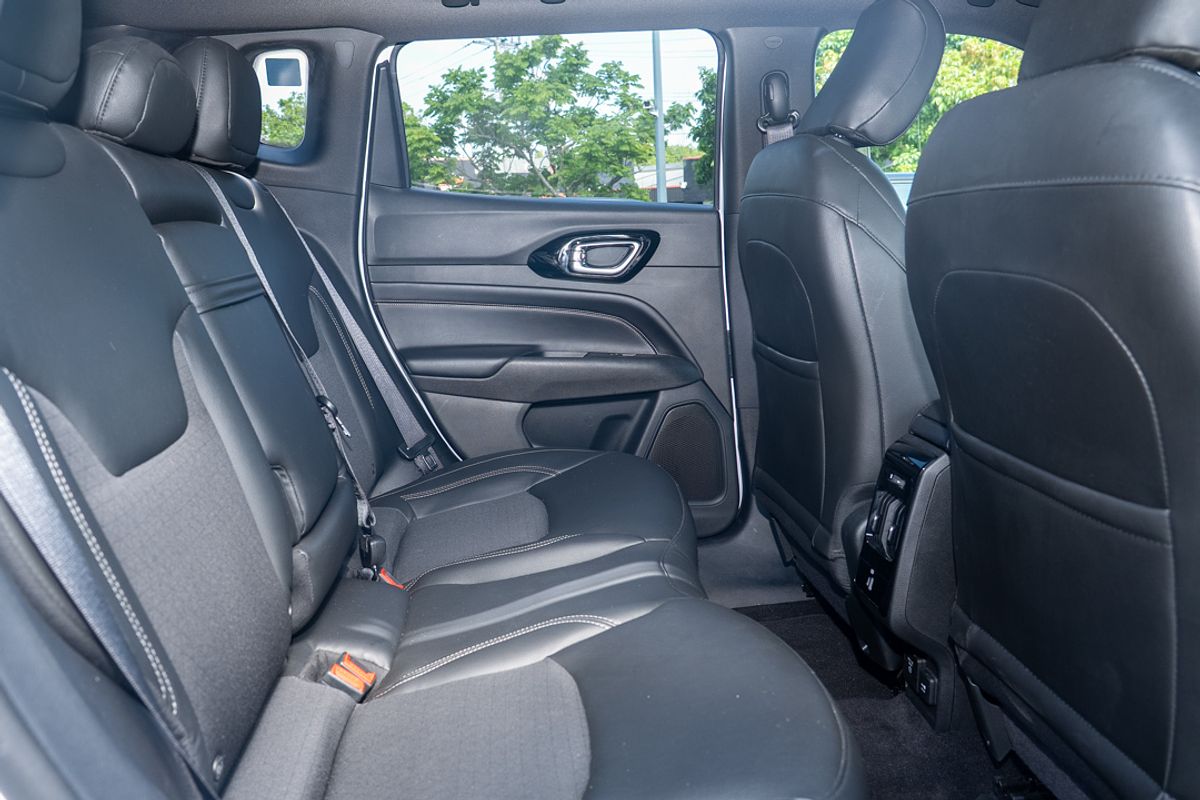 2023 Jeep Compass Night Eagle M6