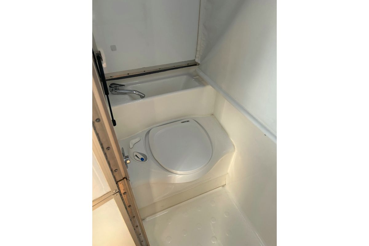 2013 Golf BUSH CHALLENGER Camper Trailer 3