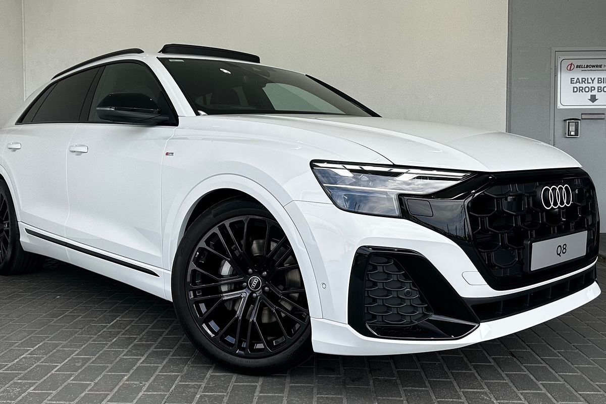 2025 Audi Q8 50 TDI S line F1