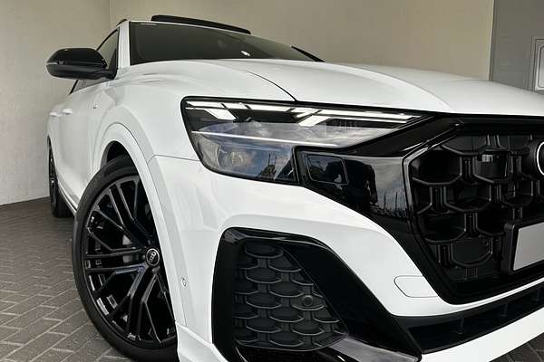2025 Audi Q8 50 TDI S line F1