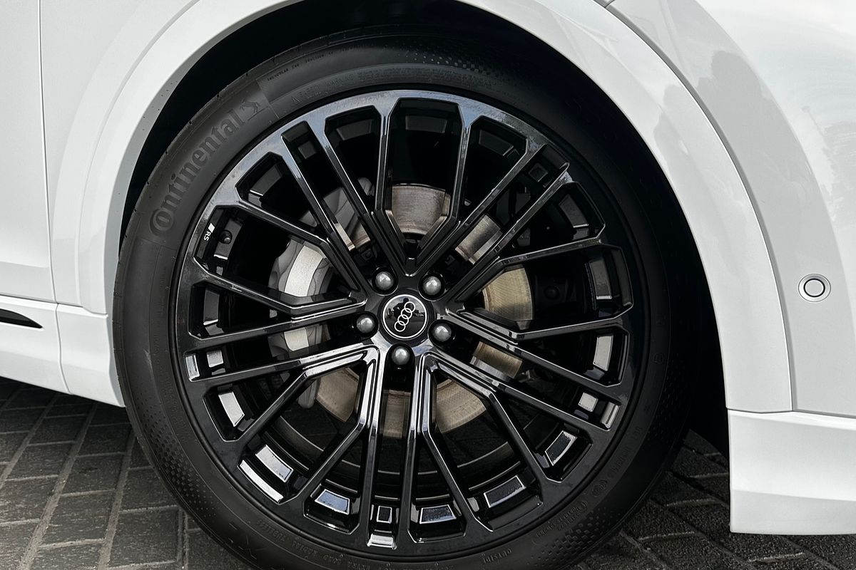 2025 Audi Q8 50 TDI S line F1