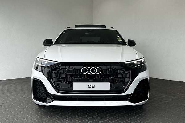 2025 Audi Q8 50 TDI S line F1