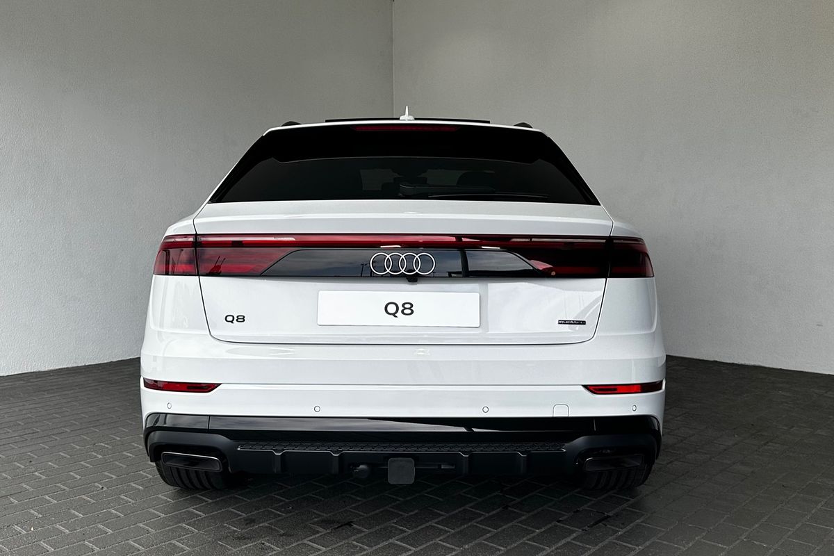 2025 Audi Q8 50 TDI S line F1