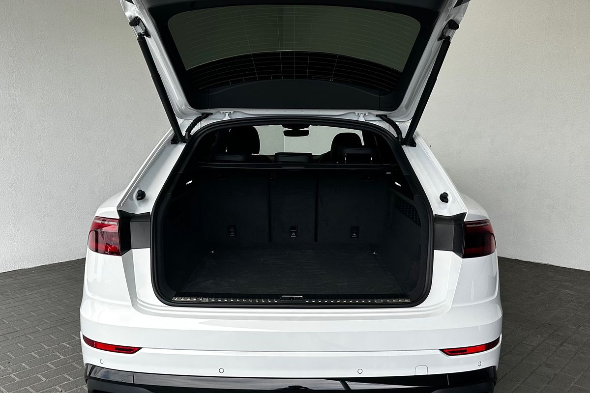 2025 Audi Q8 50 TDI S line F1