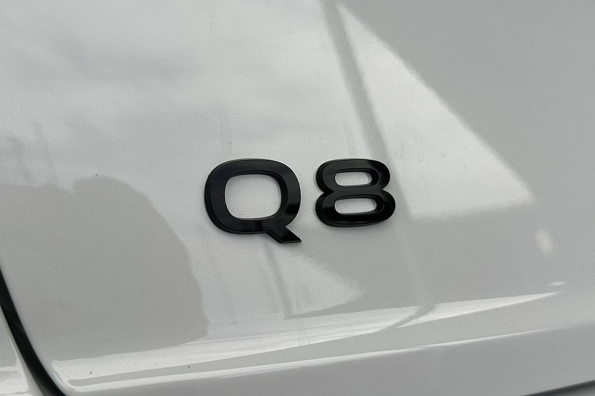 2025 Audi Q8 50 TDI S line F1