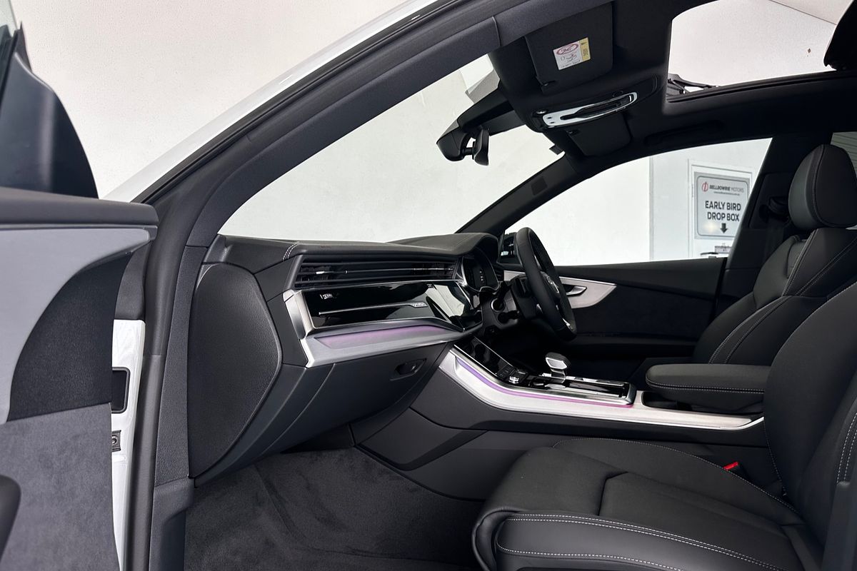 2025 Audi Q8 50 TDI S line F1