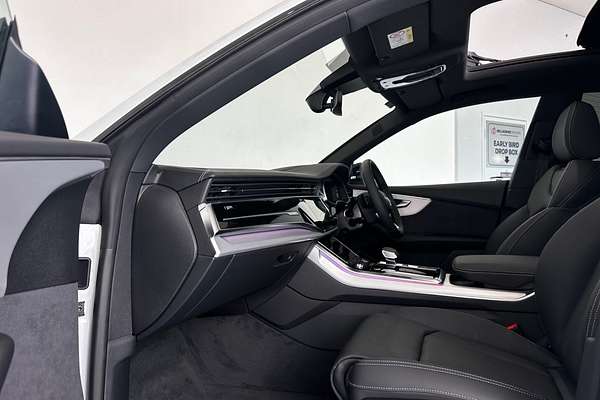 2025 Audi Q8 50 TDI S line F1