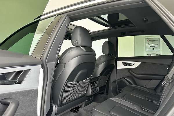 2025 Audi Q8 50 TDI S line F1