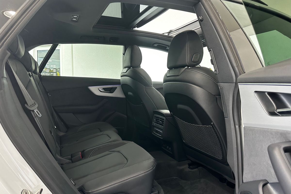 2025 Audi Q8 50 TDI S line F1