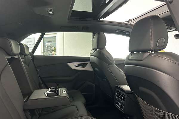 2025 Audi Q8 50 TDI S line F1