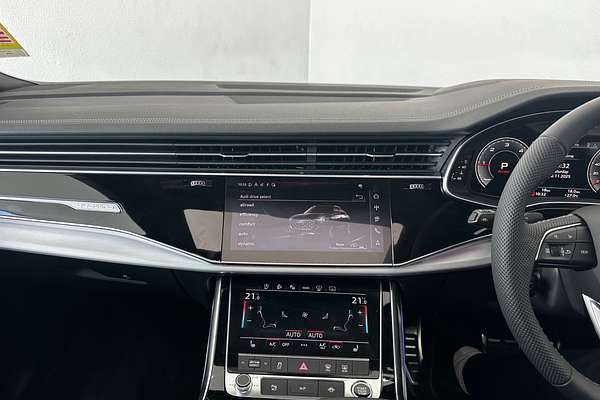 2025 Audi Q8 50 TDI S line F1