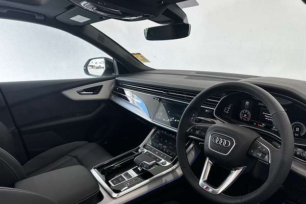 2025 Audi Q8 50 TDI S line F1