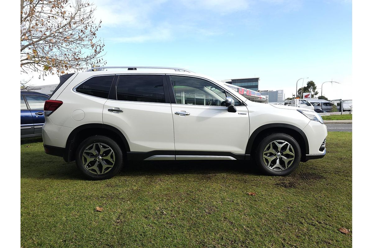 2025 Subaru Forester Hybrid L S5