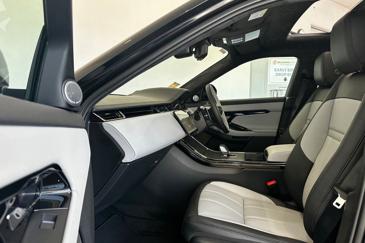 2025 Land Rover Range Rover Evoque P300e Autobiography L551