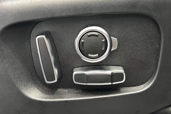 2025 Land Rover Range Rover Evoque P300e Autobiography L551