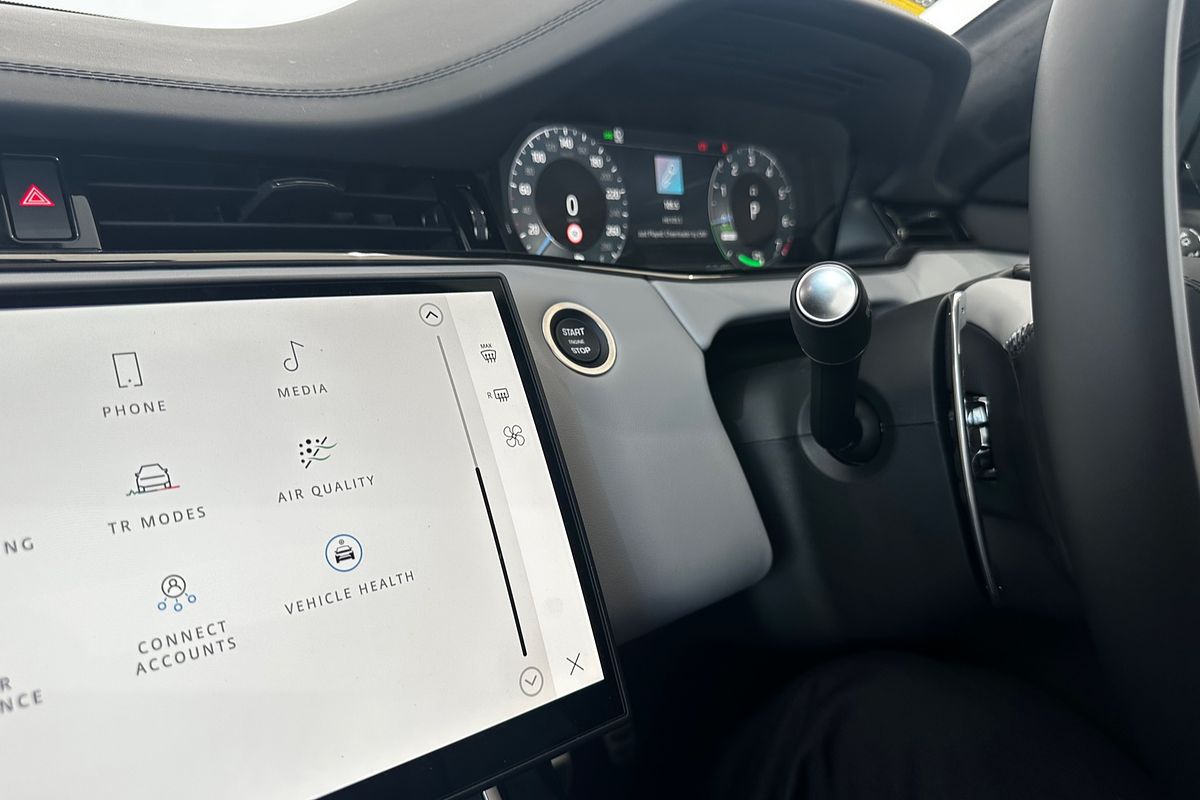 2025 Land Rover Range Rover Evoque P300e Autobiography L551