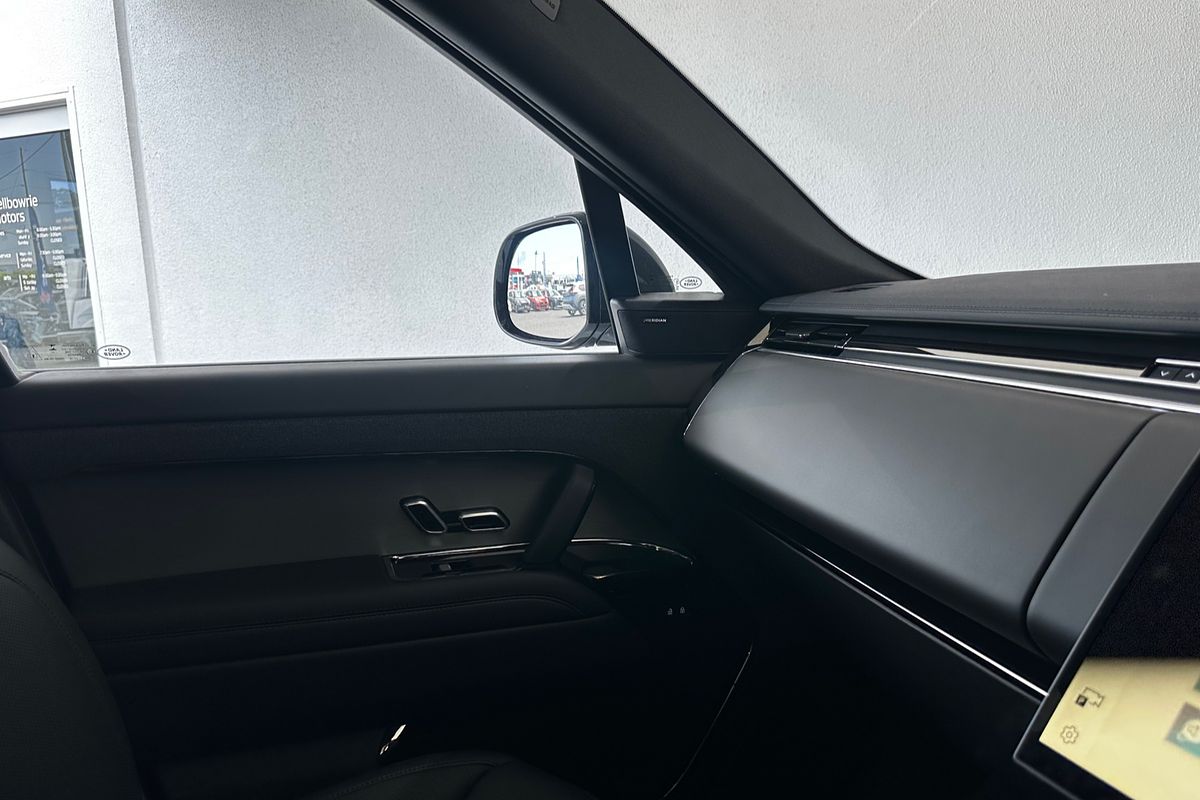 2025 Land Rover Range Rover Sport D250 Dynamic SE L461