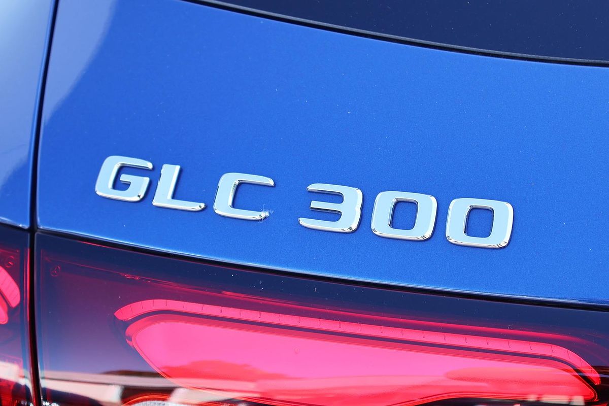 2025 Mercedes-Benz GLC-Class GLC300 X254