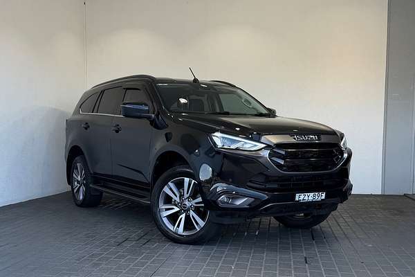2023 Isuzu MU-X LS-T
