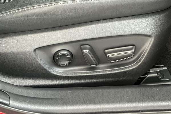 2022 Toyota Camry SL AXVH70R