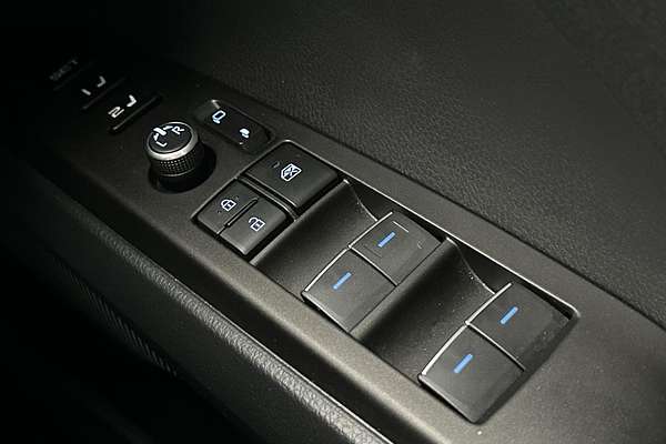 2022 Toyota Camry SL AXVH70R