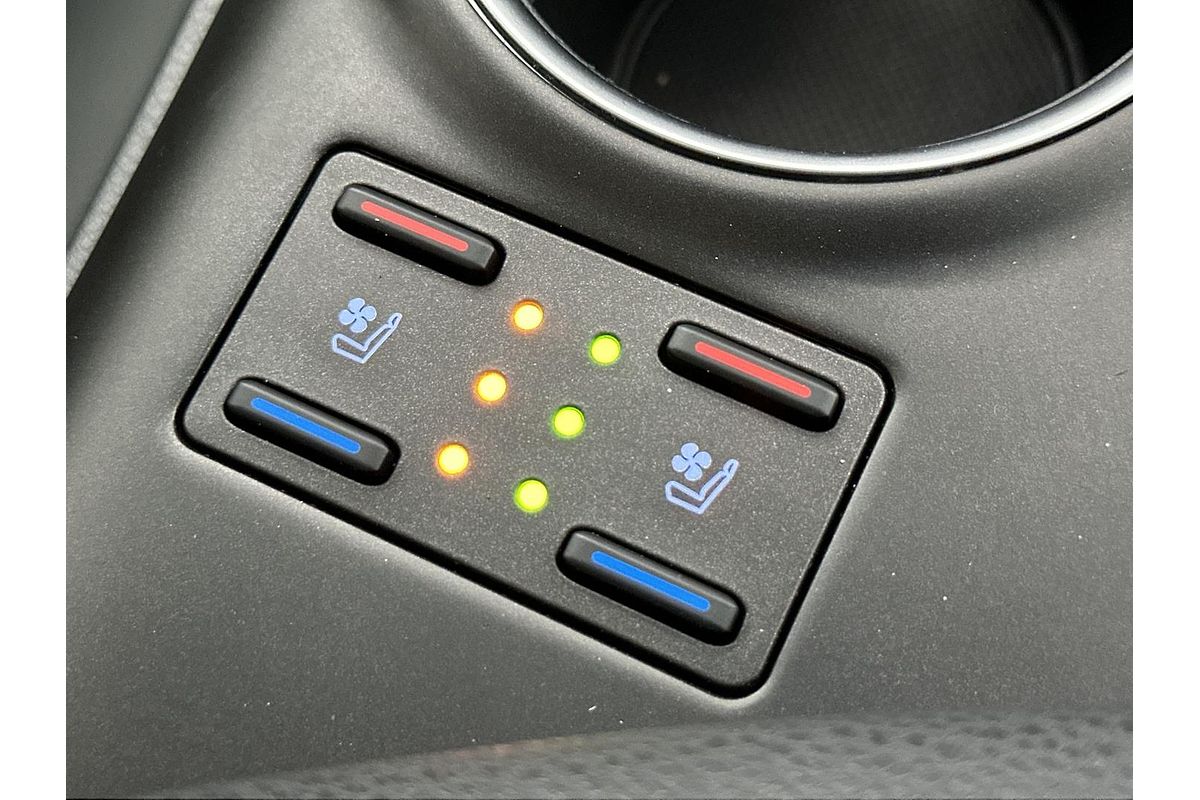 2022 Toyota Camry SL AXVH70R