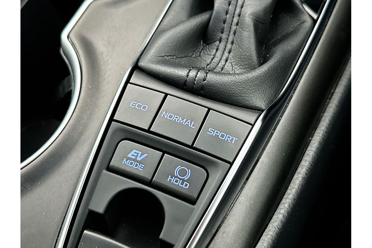 2022 Toyota Camry SL AXVH70R