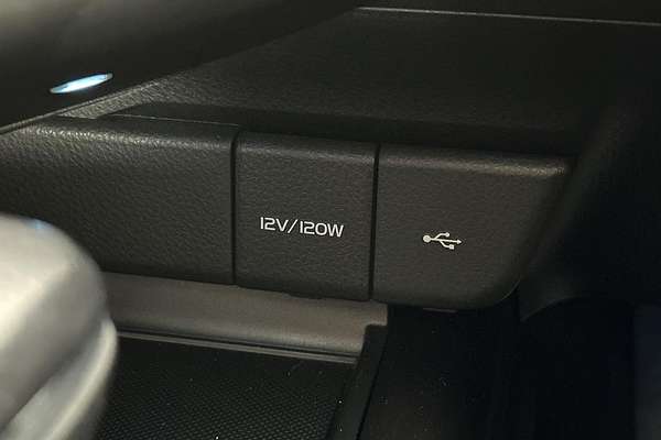 2022 Toyota Camry SL AXVH70R