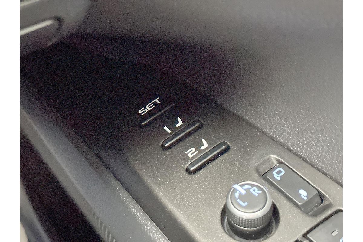 2022 Toyota Camry SL AXVH70R