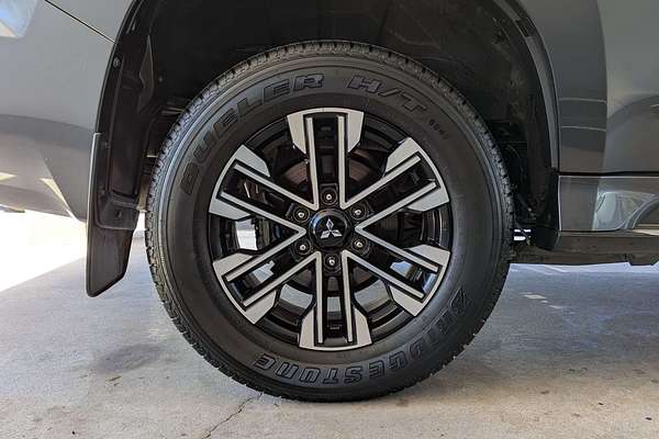 2022 Mitsubishi Pajero Sport Exceed QF