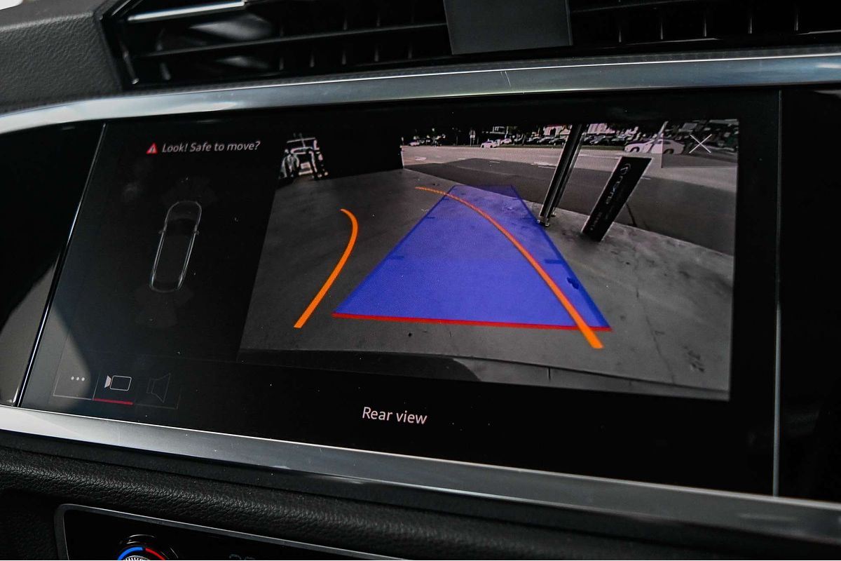 2023 Audi Q3 35 TFSI S line F3