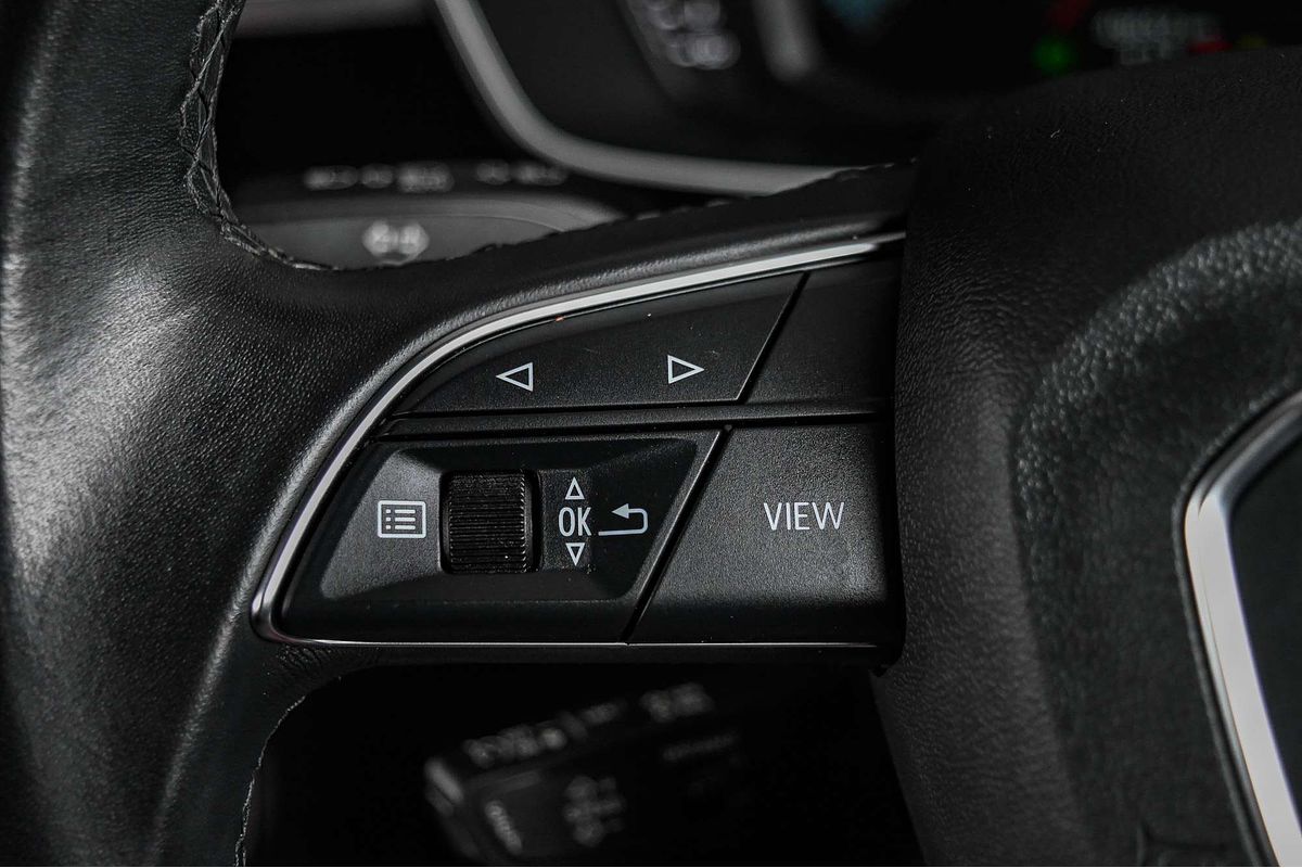 2023 Audi Q3 35 TFSI S line F3