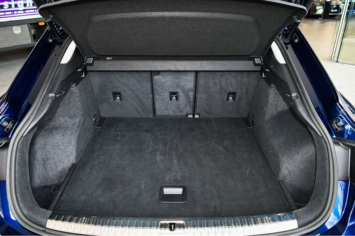 2023 Audi Q3 35 TFSI S line F3