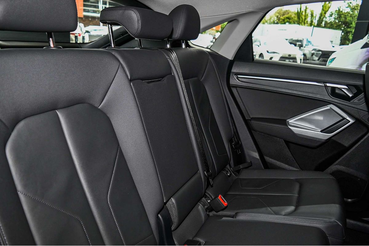 2023 Audi Q3 35 TFSI S line F3