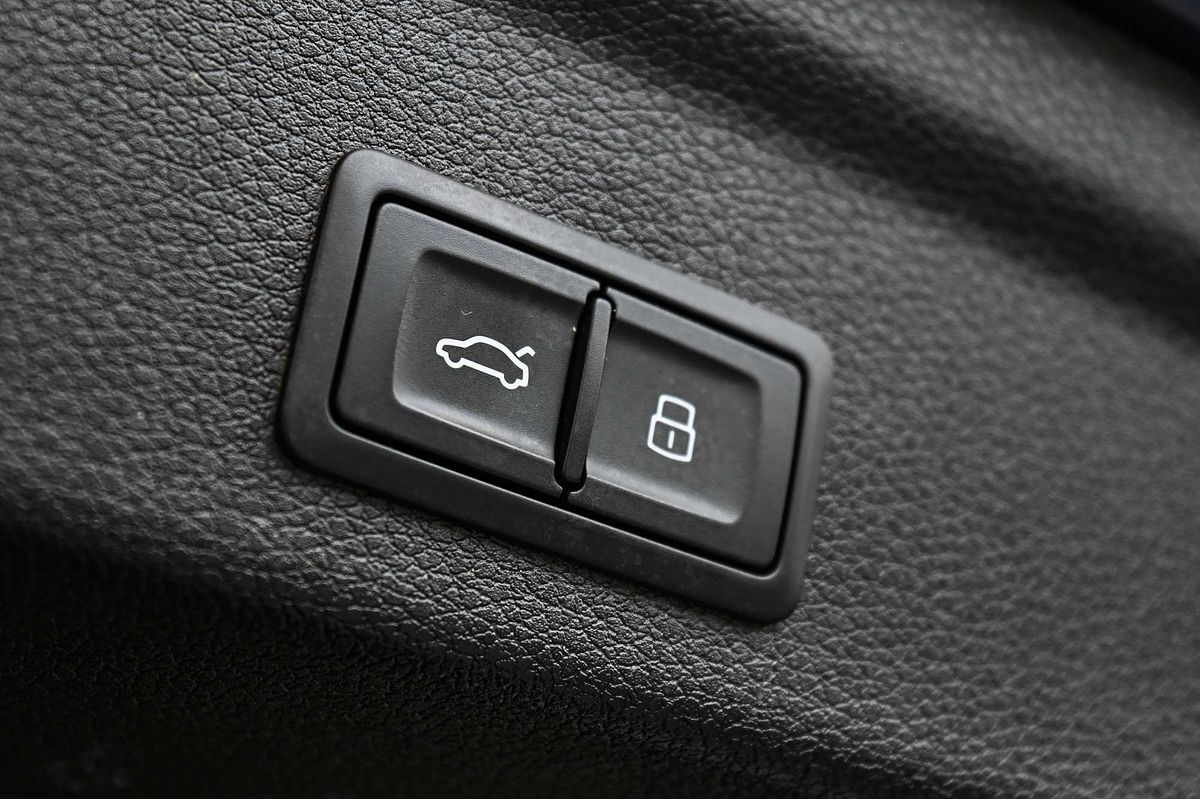 2023 Audi Q3 35 TFSI S line F3