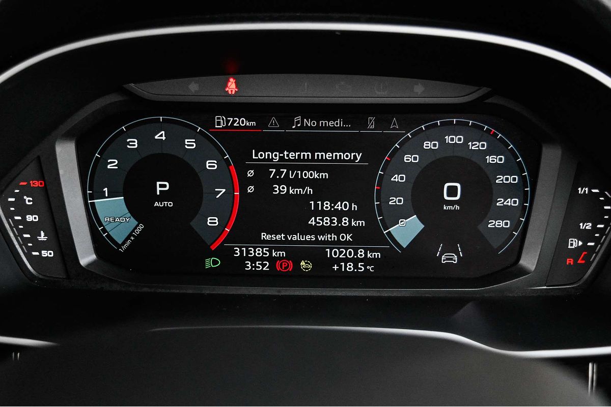 2023 Audi Q3 35 TFSI S line F3