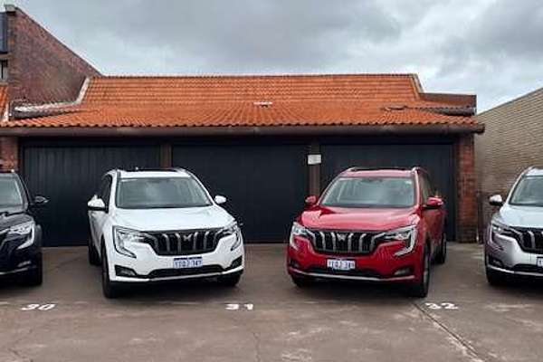 2025 Mahindra XUV700 AX7L