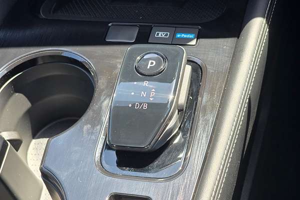 2025 Nissan X-TRAIL ST-L e-POWER T33