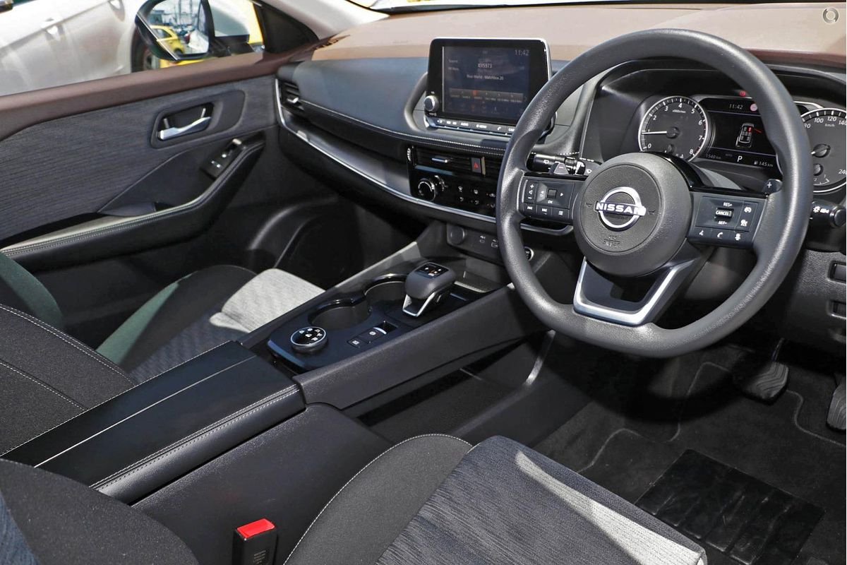 2025 Nissan X-TRAIL ST T33