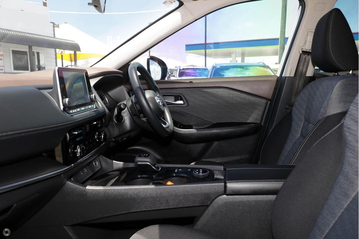 2025 Nissan X-TRAIL ST T33