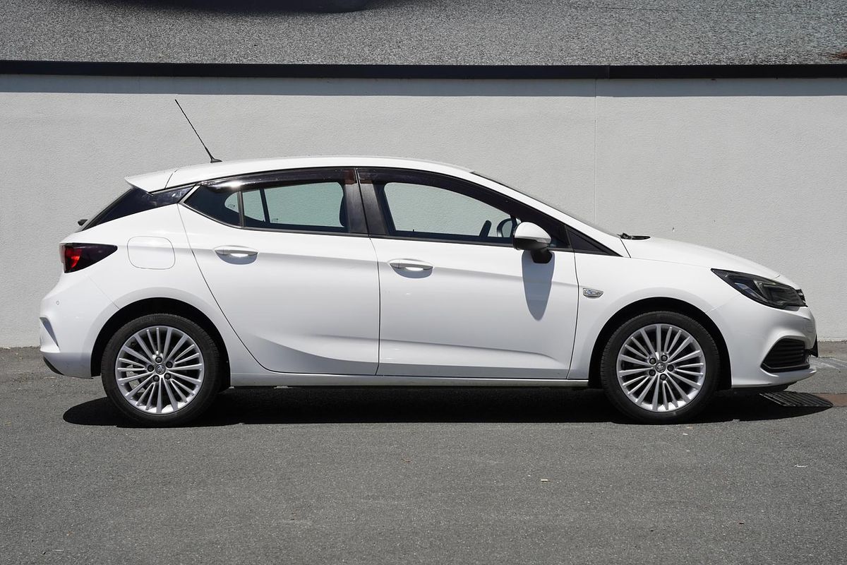 2016 Holden Astra R BK