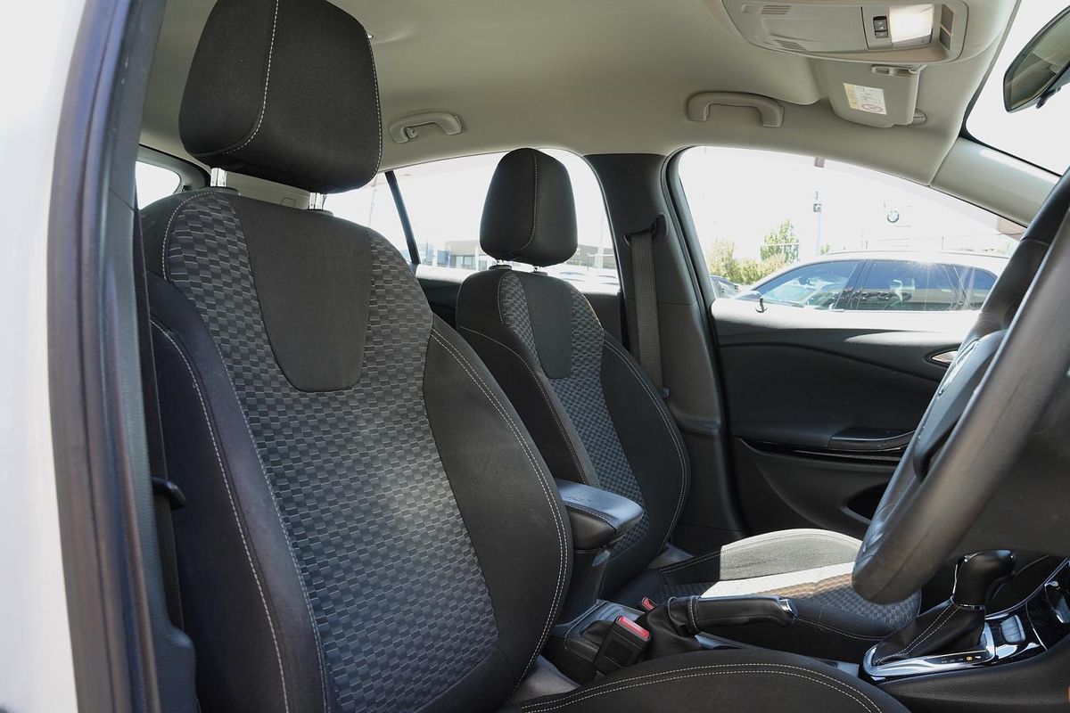 2016 Holden Astra R BK