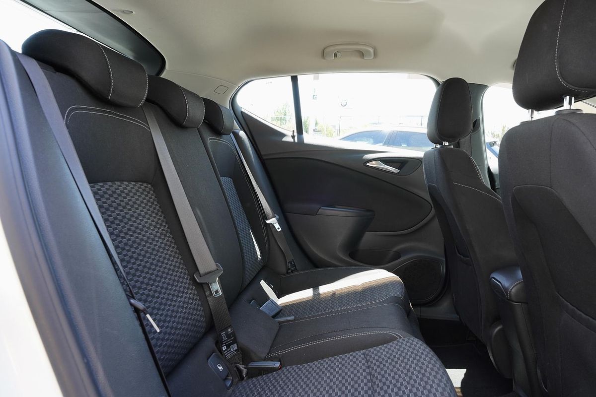 2016 Holden Astra R BK