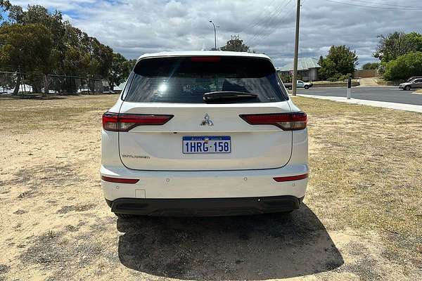 2022 Mitsubishi Outlander ES ZM