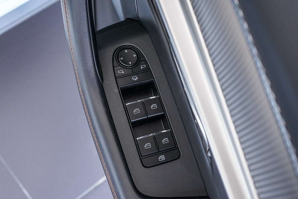 2025 Mazda CX-60 P50e Touring KH Series