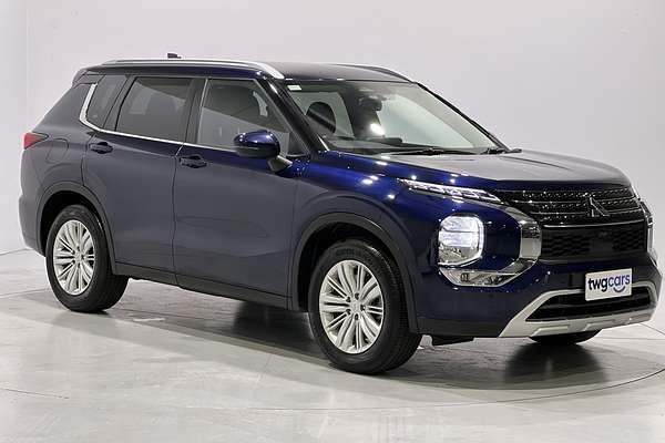 2023 Mitsubishi Outlander LS ZM