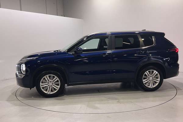 2023 Mitsubishi Outlander LS ZM