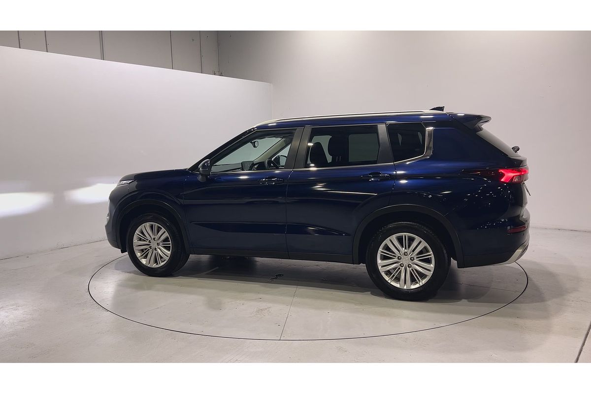 2023 Mitsubishi Outlander LS ZM