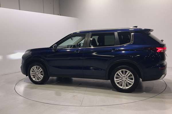 2023 Mitsubishi Outlander LS ZM