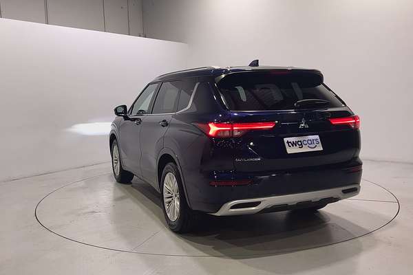 2023 Mitsubishi Outlander LS ZM